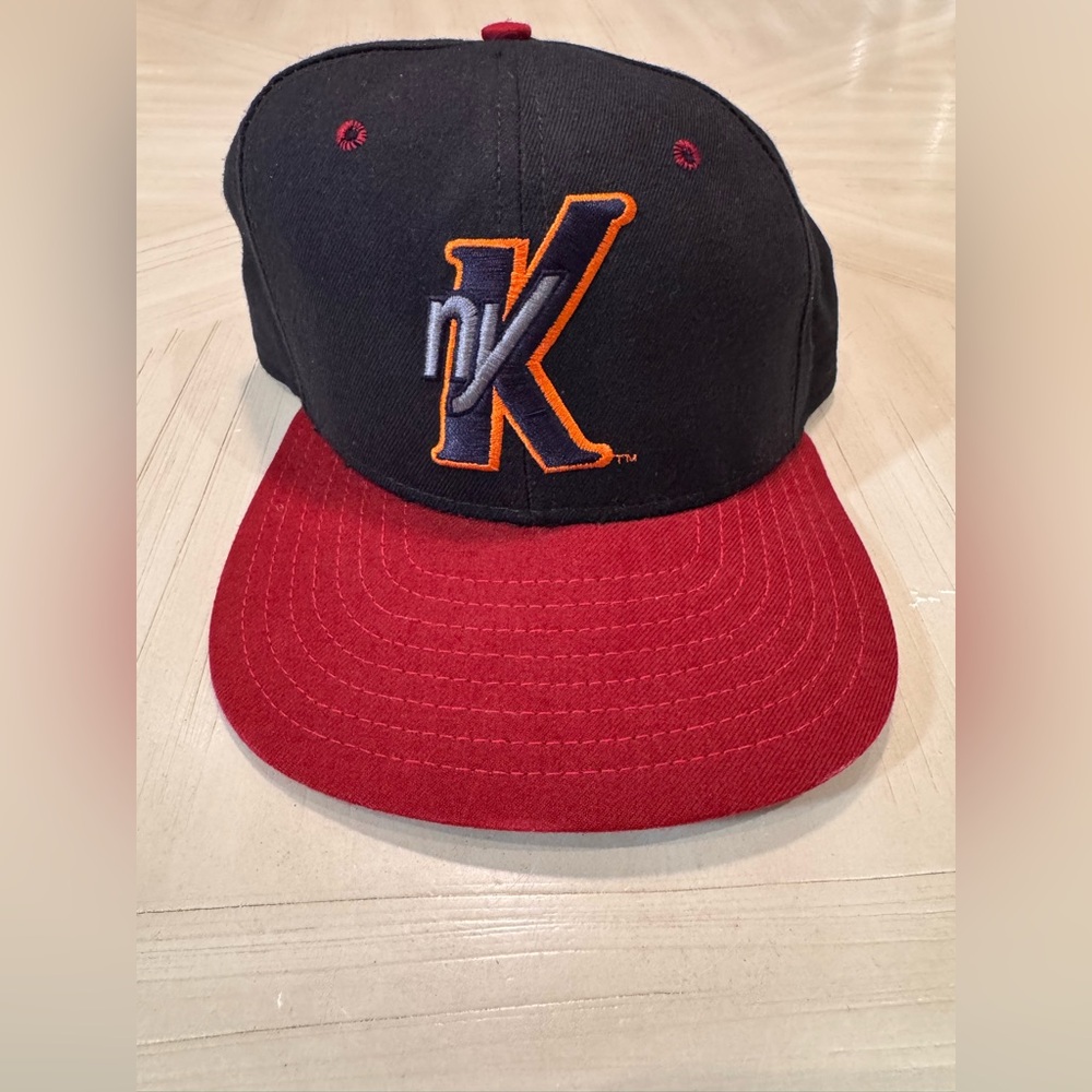 Vintage 90s New Era Pro Model New York Knicks Wool Snapback NBA Black Red Cap
